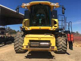 2005 New Holland CR970 - picture0' - Click to enlarge