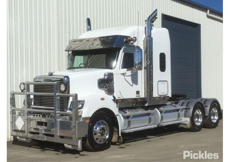 caption 2013 Freightliner Coronado