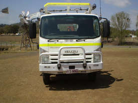 Isuzu NPS300 Service Body Truck - picture0' - Click to enlarge