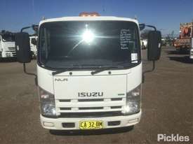 2012 Isuzu NLR200 - picture1' - Click to enlarge