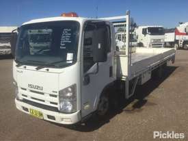 2012 Isuzu NLR200 - picture2' - Click to enlarge