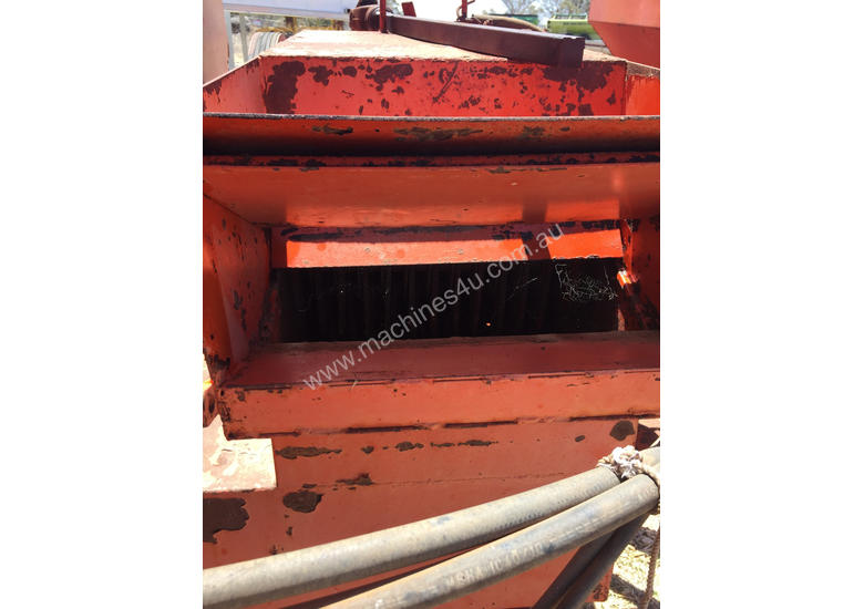 caption ALLBULK Mammoth Feeder Livestock Equip