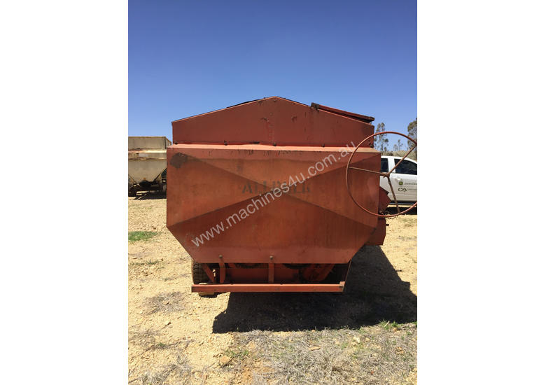 caption ALLBULK Mammoth Feeder Livestock Equip