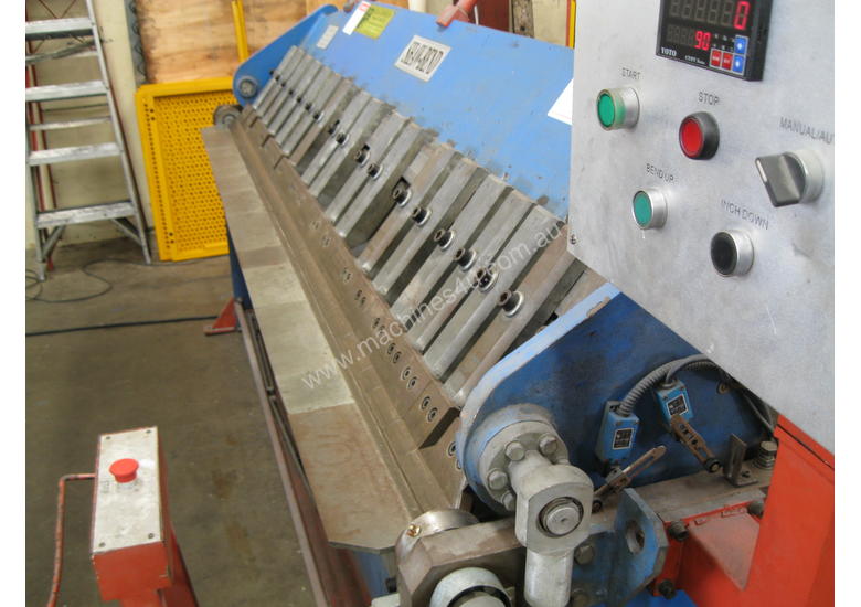 caption ShawBend 2450mm x 2.5mm Full Hydraulic Panbrake