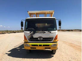 Hino FM 2627-500 Series Water truck Truck - picture0' - Click to enlarge