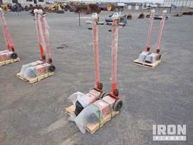 2020 Freeport Qty Of 2 80 Ton Lifting Jacks UNUSED - picture0' - Click to enlarge