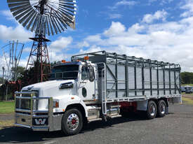 Western Star 4764SXC Stock/Cattle crate Truck - picture0' - Click to enlarge