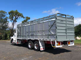 Western Star 4764SXC Stock/Cattle crate Truck - picture1' - Click to enlarge