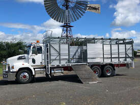 Western Star 4764SXC Stock/Cattle crate Truck - picture2' - Click to enlarge