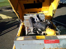 XAS-35 , 80cfm , 2cyl deutz , 475 hrs , ex local gov - picture1' - Click to enlarge