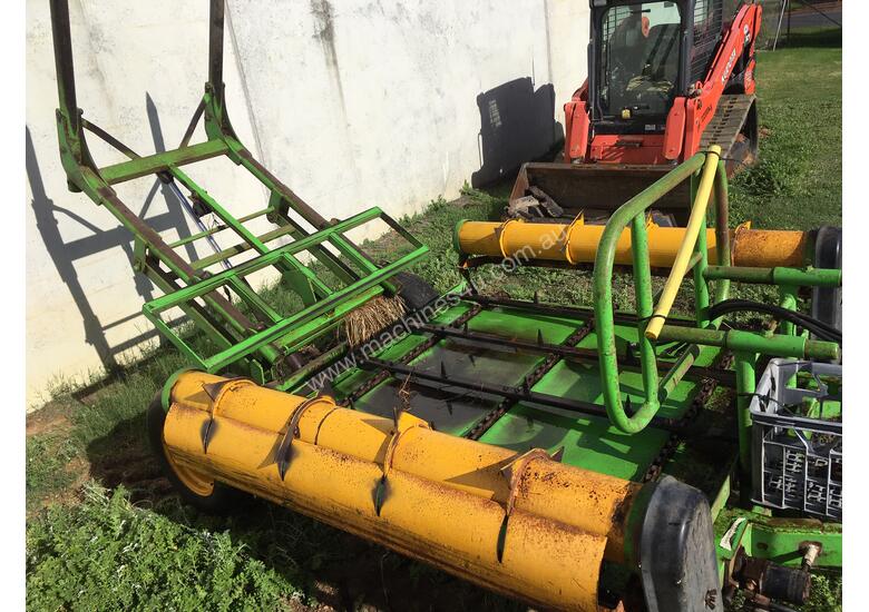 caption Kerry Sidewinder Bale Feeder