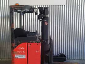 Linde Sit On Reach Truck  - picture0' - Click to enlarge