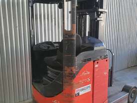 Linde Sit On Reach Truck  - picture0' - Click to enlarge