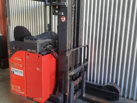 Linde Sit On Reach Truck  - picture1' - Click to enlarge