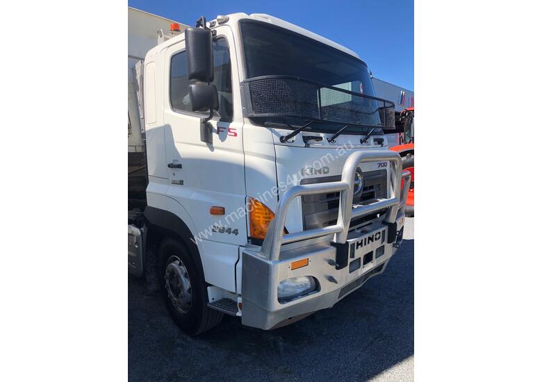 caption Hino 700 Series FS2844 Tipper