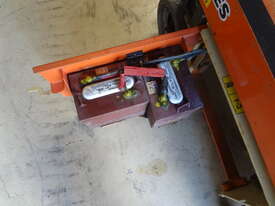 JLG 1230ES - Narrow One Man Lift / 5.66m Working Height - picture1' - Click to enlarge
