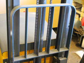 Sumi Electric Walk Behind Stacker - picture2' - Click to enlarge