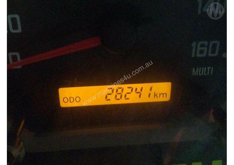 caption Isuzu NQR