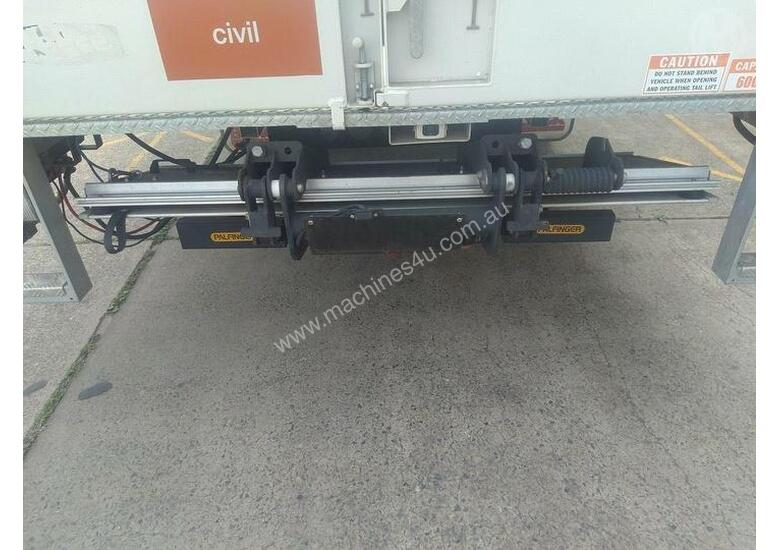 caption Isuzu NQR