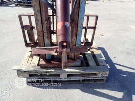 3 POINT HITCH TRACTOR FORKLIFT ATTACHMENT - picture2' - Click to enlarge