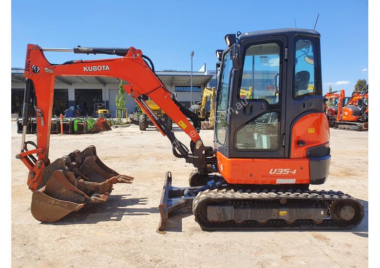 caption 2017 KUBOTA U35-4 EXCAVATOR WITH CAB, FULL SPEC AND LOW 1225 HOURS