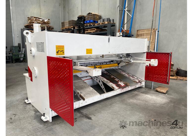 caption Machtech 6x3200 Variable Rake Hydraulic Guillotine