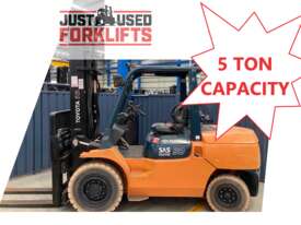 TOYOTA 02-7FGA50 51954 **5 TON LPG FORKLIFT** 2013 7SERIES MODEL - picture0' - Click to enlarge