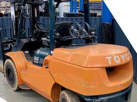 TOYOTA 02-7FGA50 51954 **5 TON LPG FORKLIFT** 2013 7SERIES MODEL - picture0' - Click to enlarge