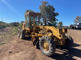 CAT 120G grader - picture2' - Click to enlarge
