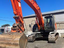 2016 Hitachi Excavator ZX225LC US-3 - picture0' - Click to enlarge