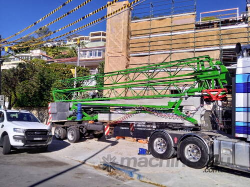 caption GLEASON CRANES 2020 NOMAD TK13 TOWER CRANE