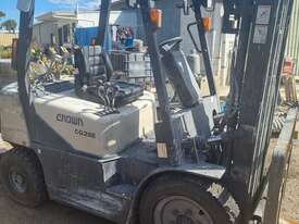 Crown 2.5T LPG Counterbalance Forklift with Container Mast - picture0' - Click to enlarge