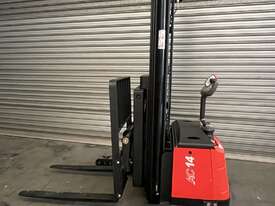 HELI WALKIE REACH STACKER - picture0' - Click to enlarge