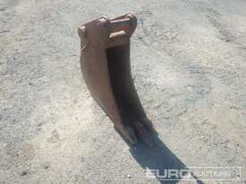 Dolphin, 260mm Bucket to suit Excavator, Centers 315mm, Ears 195mm, Pins 50mm - picture0' - Click to enlarge