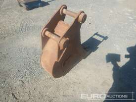 Dolphin, 260mm Bucket to suit Excavator, Centers 315mm, Ears 195mm, Pins 50mm - picture2' - Click to enlarge