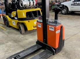 Uses BT Electric Pallet Jack  - picture0' - Click to enlarge