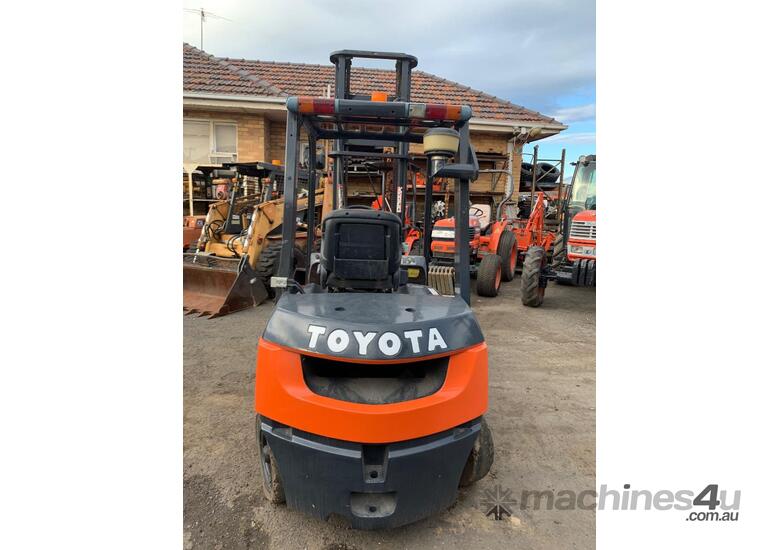 caption Toyota 7FD25-13093 Forklift – 2.5T Diesel, Ideal for Heavy Lifting & Warehouse Operations!