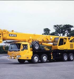 caption Kato NK550-VR Hydraulic Truck Crane