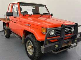 Toyota Landcruiser 75 - picture0' - Click to enlarge