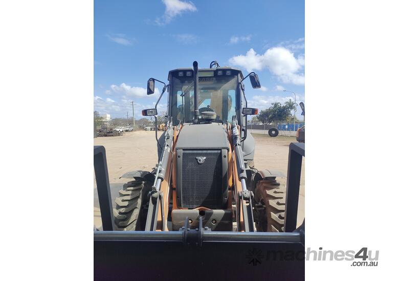 caption CASE 580SV SIDE SHIFT BACKHOE LOADER