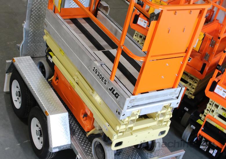 JLG 1930ES Scissor Lift Trailer Package with Major inspection image 2