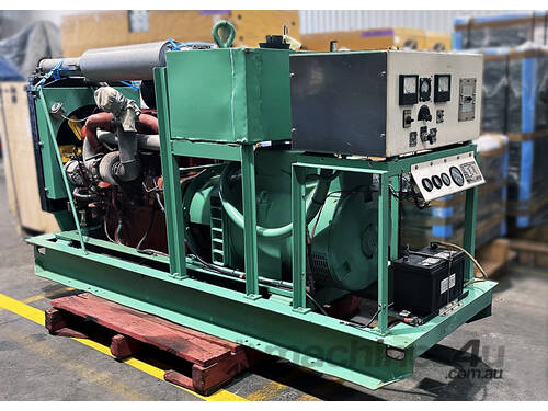 caption MACFARLANE - 82kVA Ford/Petbow Open Generator Set