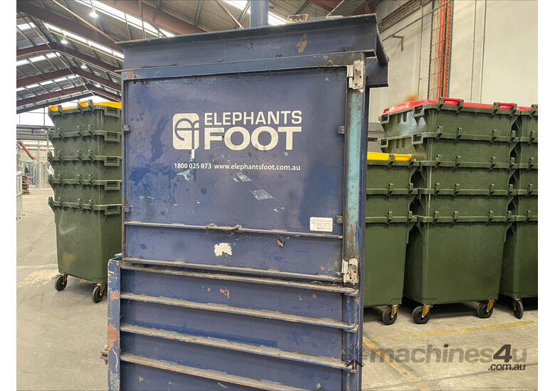 ELEPHANTS FOOT -EF LG 1.5 ``Cardboard & Plastic`` Vertical Baler