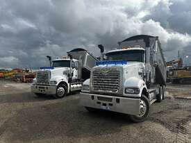 2019 MACK TRIDENT TIPPER TRUCK & 2020 HERCULES HEDT-4 DOG TRAILER - picture0' - Click to enlarge