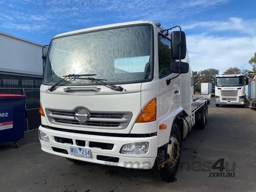 2008 Hino Tilt Tray.