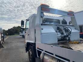 2008 Hino Tilt Tray. - picture0' - Click to enlarge