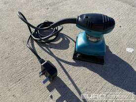 Unused Makita M9200B Finishing Sander - picture0' - Click to enlarge