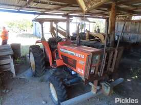 Kubota 4x4 Tractor - picture0' - Click to enlarge