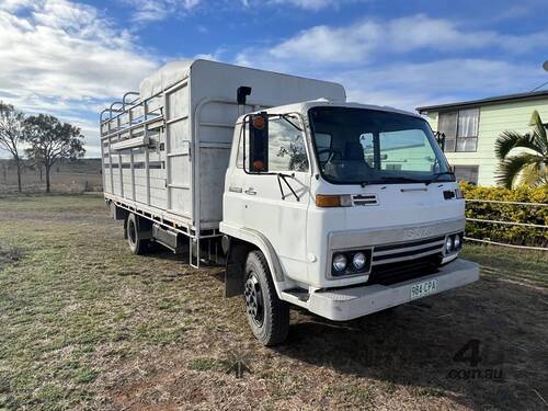 1984 ISUZU SCR 480 BODY TRUCK