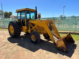 1980 CHAMBERLAIN 4480 TRACTOR - picture0' - Click to enlarge